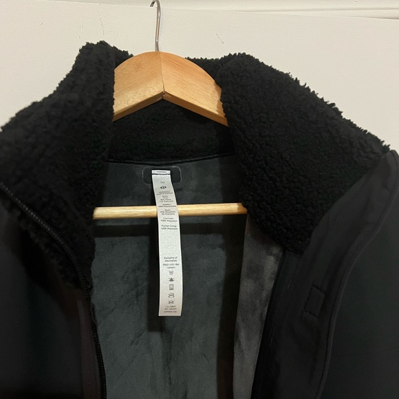 NWOT Lululemon Repelshel Maxi coat. Velcro closures added. - Picture 8 of 15